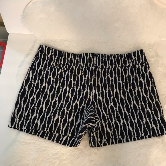 LOFT Pants - Ann Taylor Loft The Riviera Short Navy Blue White
